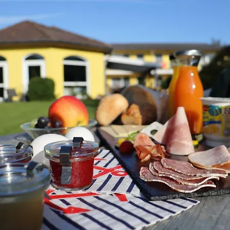 Apartmenthaus-wattwurm *